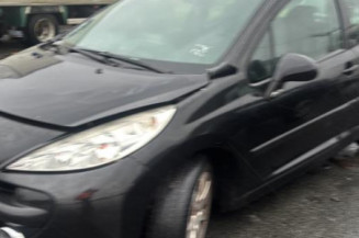 Vitre avant gauche PEUGEOT 207