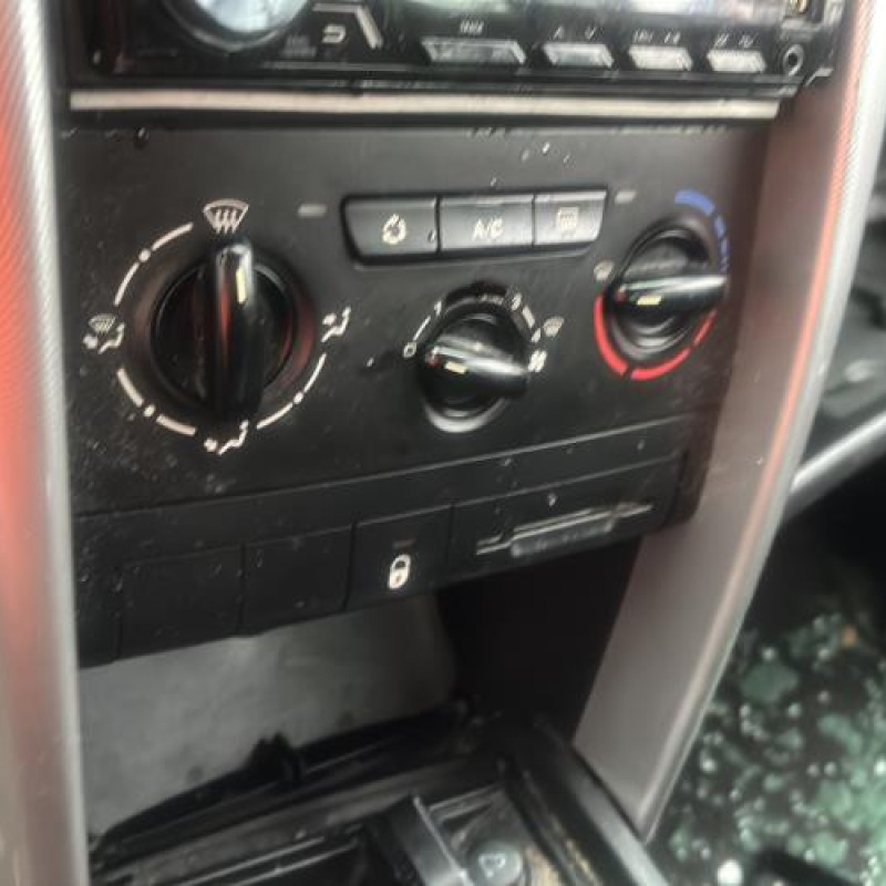 Vitre avant gauche PEUGEOT 207 Photo n°20