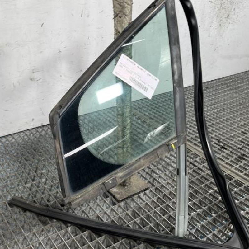 Custode avant gauche (porte) PEUGEOT 308 1 Photo n°2