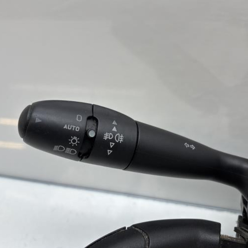 Com (Bloc Contacteur Tournant+Commodo Essuie Glace+Commodo Phare) PEUGEOT 308 1 Photo n°4