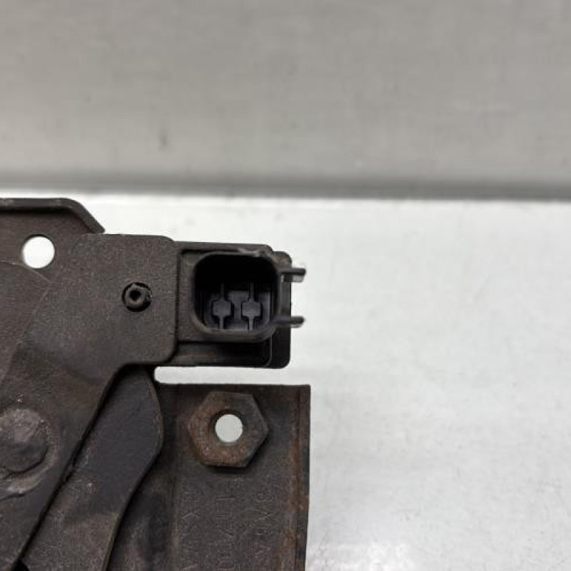 Fermeture de capot FORD FIESTA 6 Photo n°3