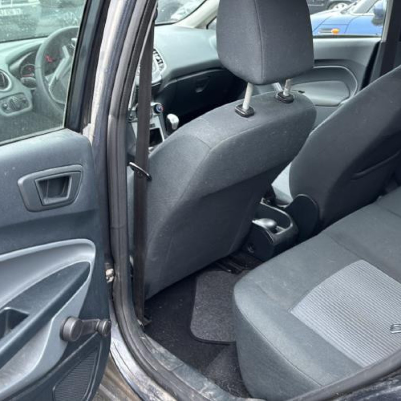 Poignee porte avant droit FORD FIESTA 6 Photo n°13