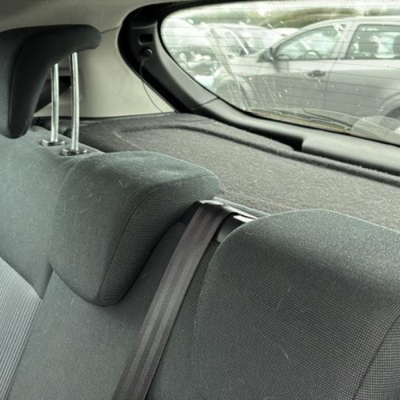 Poignee porte avant droit FORD FIESTA 6 Photo n°17