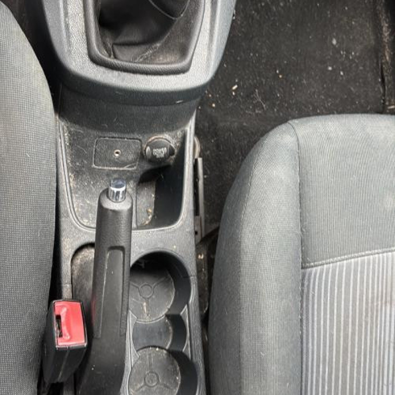 Bouton de coffre FORD FIESTA 6 Photo n°19