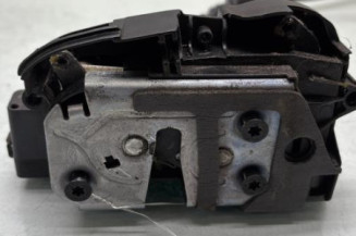 Serrure avant gauche FORD FIESTA 6 Photo n°1