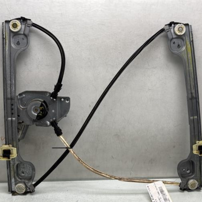 Leve vitre electrique avant droit PEUGEOT 1007 Photo n°1