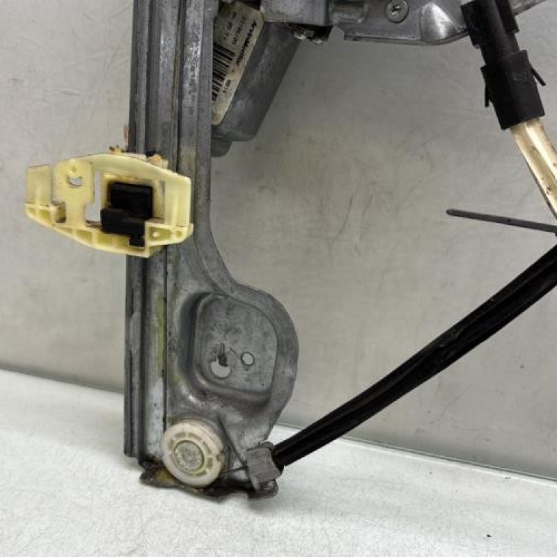 Leve vitre electrique avant droit PEUGEOT 1007 Photo n°3