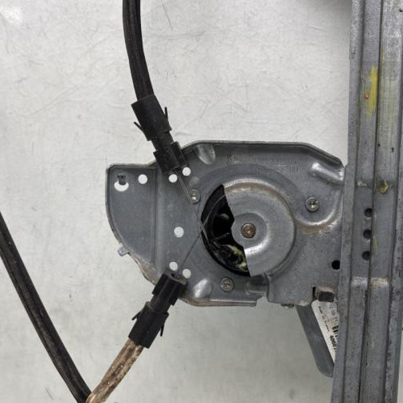 Leve vitre electrique avant gauche PEUGEOT 1007 Photo n°4