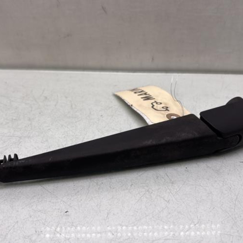Bras essuie glace arriere SUZUKI BALENO 2 Photo n°1