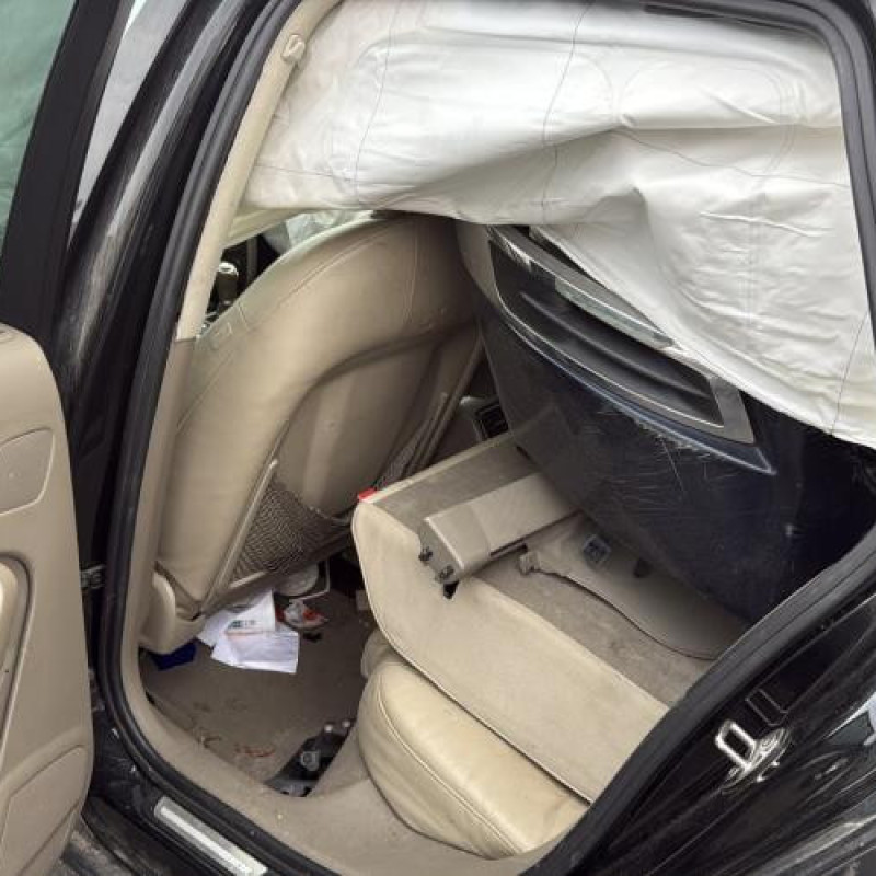 Custode arriere droit AUDI A4 3 Photo n°9