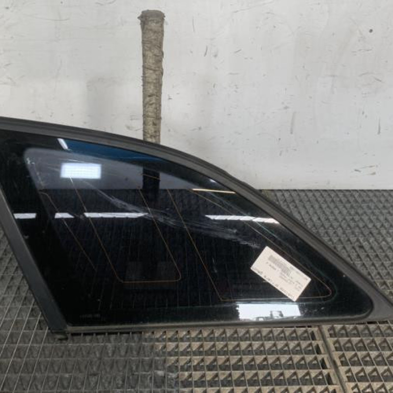 Custode arriere gauche AUDI A4 3 Photo n°1