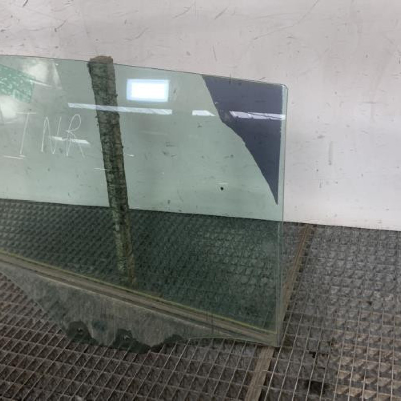 Vitre arriere droit AUDI A4 3 Photo n°2