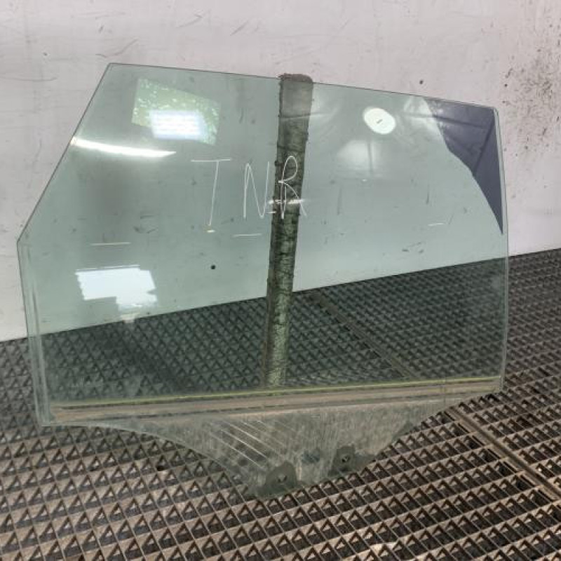 Vitre arriere droit AUDI A4 3 Photo n°3