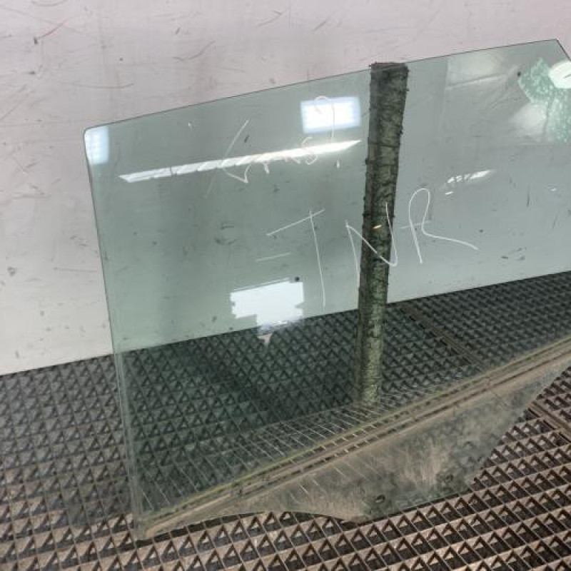 Vitre arriere gauche AUDI A4 3 Photo n°2