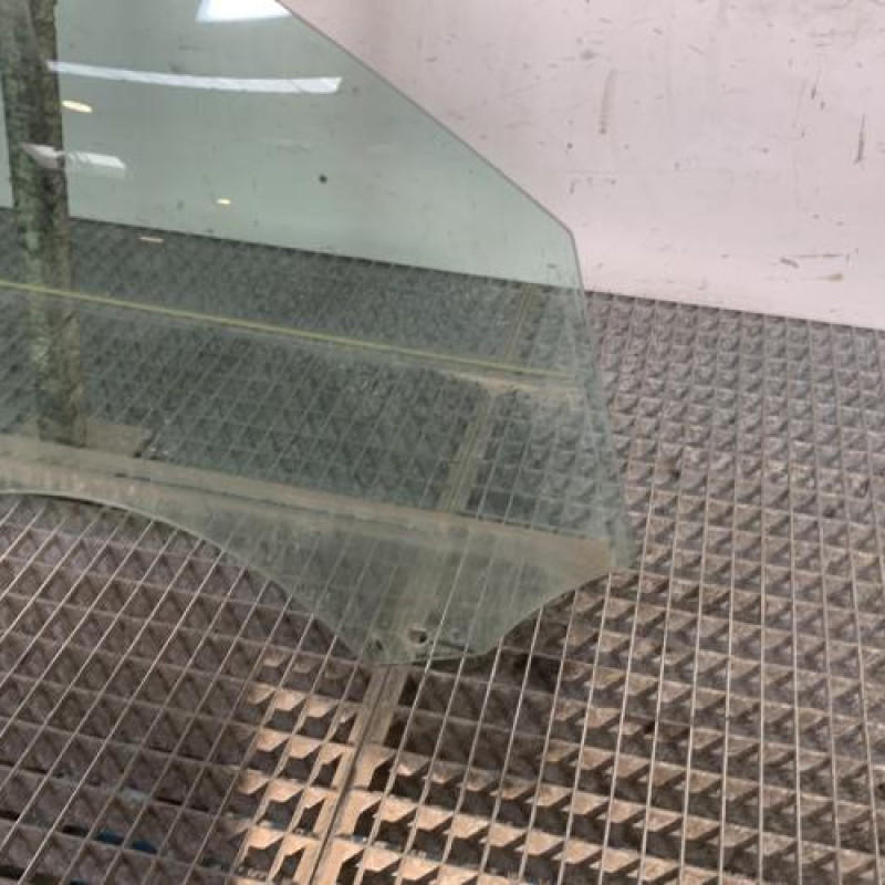 Vitre avant droit AUDI A4 3 Photo n°2