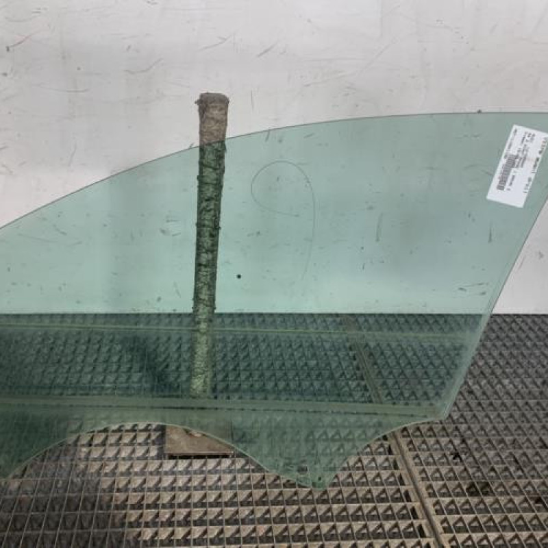 Vitre avant droit AUDI A4 3 Photo n°4