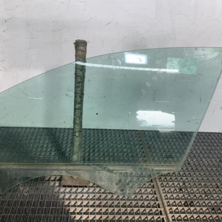 Vitre avant gauche AUDI A4 3 Photo n°1