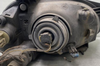 Optique avant principal gauche (feux)(phare) OPEL CORSA B