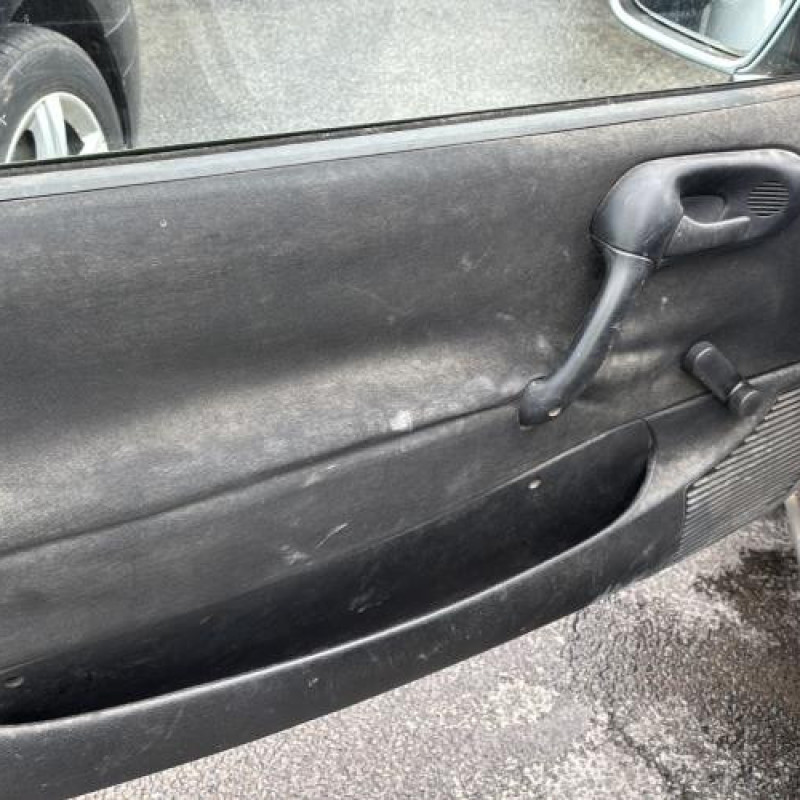 Optique avant principal gauche (feux)(phare) OPEL CORSA B Photo n°11