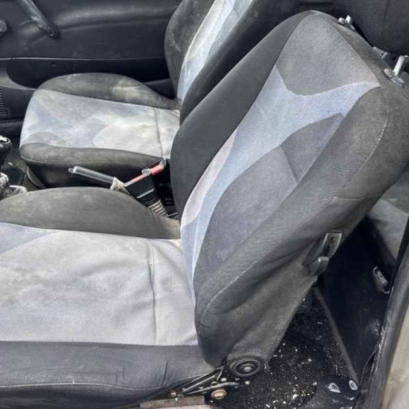 Optique avant principal gauche (feux)(phare) OPEL CORSA B Photo n°12