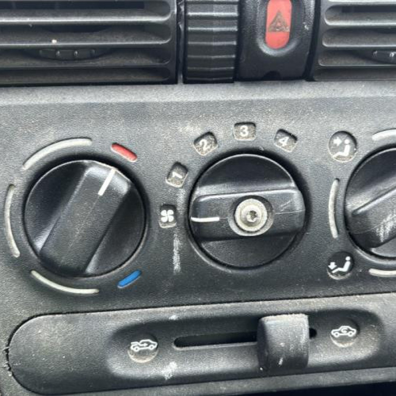 Optique avant principal gauche (feux)(phare) OPEL CORSA B Photo n°17