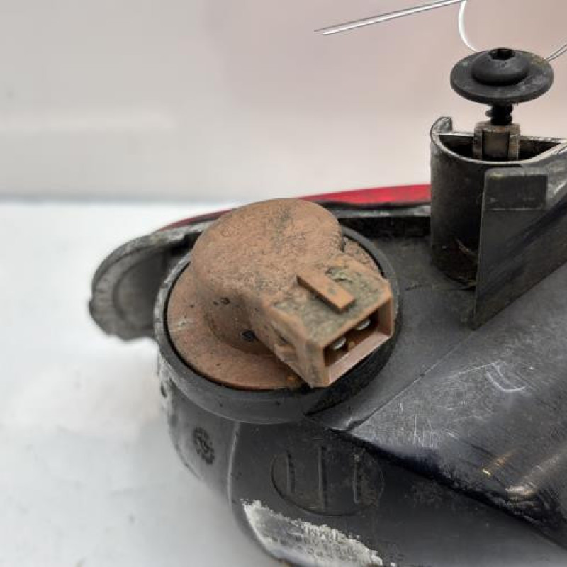 Anti brouillard arriere gauche RENAULT GRAND SCENIC 3 Photo n°3