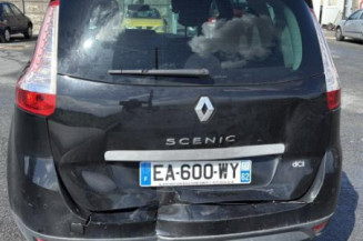 Attache ceinture avant droit RENAULT GRAND SCENIC 3