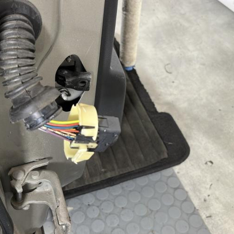 Porte arriere droit PEUGEOT 5008 1 Photo n°5