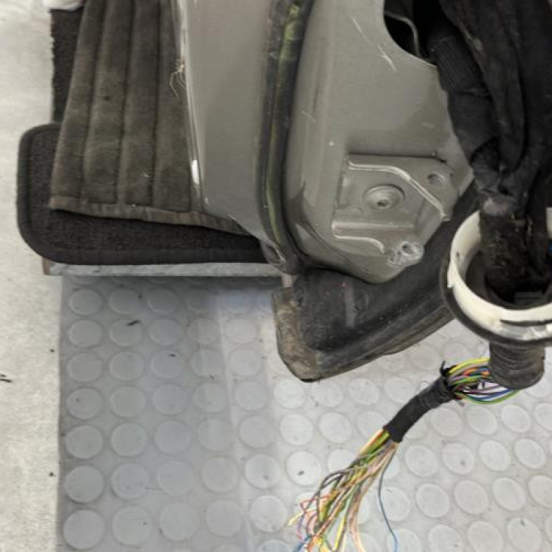 Porte avant gauche PEUGEOT 5008 1 Photo n°5