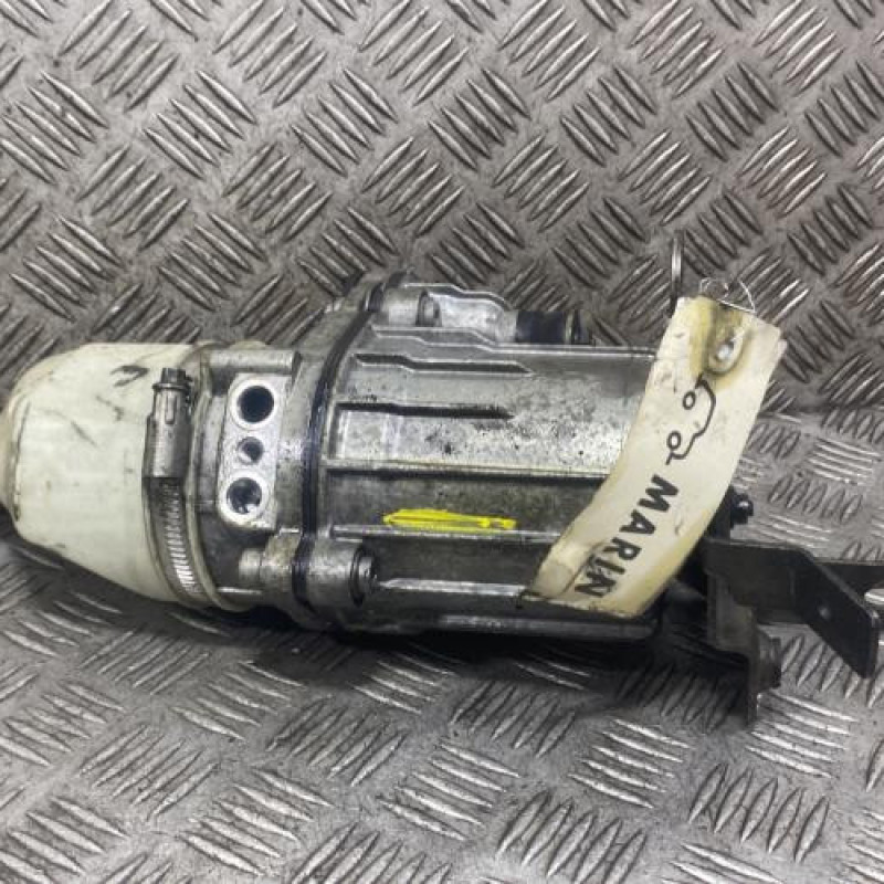 Pompe de direction OPEL ZAFIRA B Photo n°1