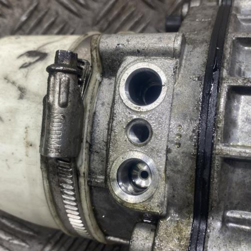 Pompe de direction OPEL ZAFIRA B Photo n°2