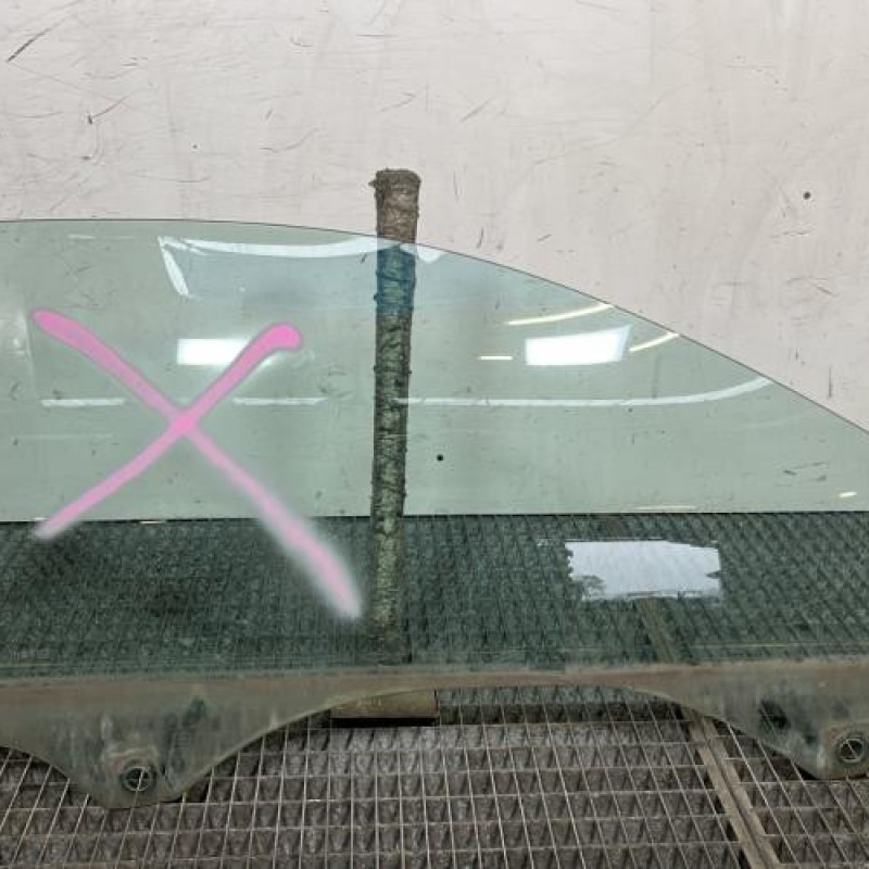 Vitre avant droit AUDI A3 2 Photo n°1