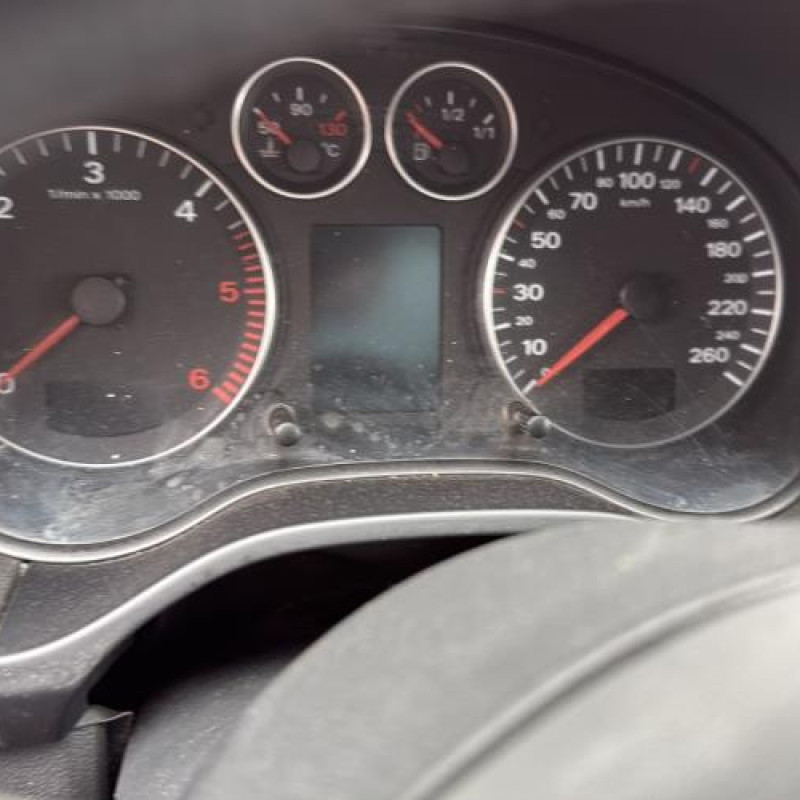 Vitre avant droit AUDI A3 2 Photo n°19