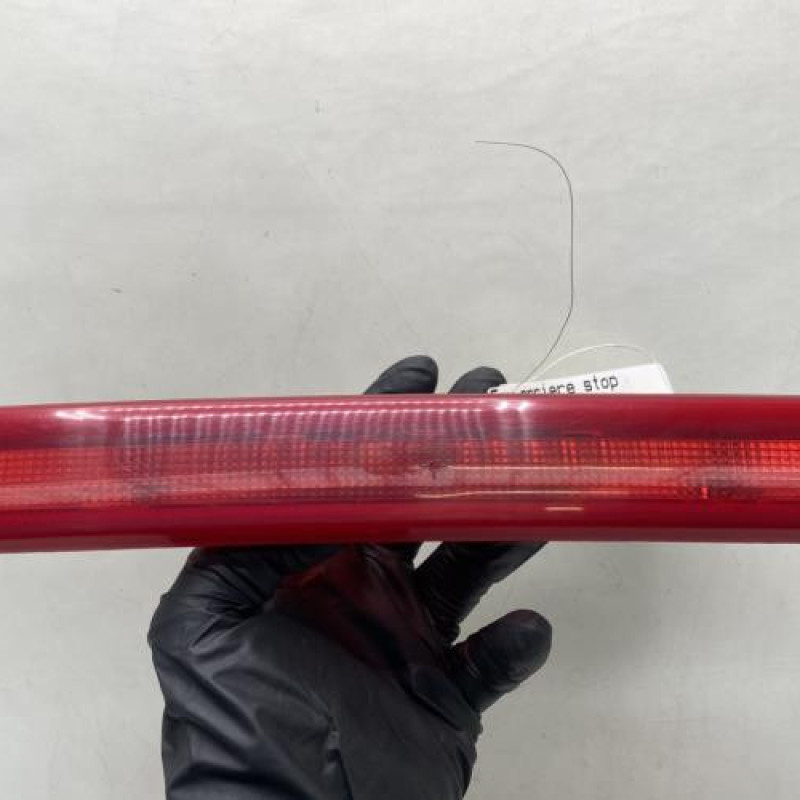 Feu arriere stop central RENAULT CLIO 3 Photo n°1