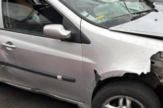 Feu arriere stop central RENAULT CLIO 3