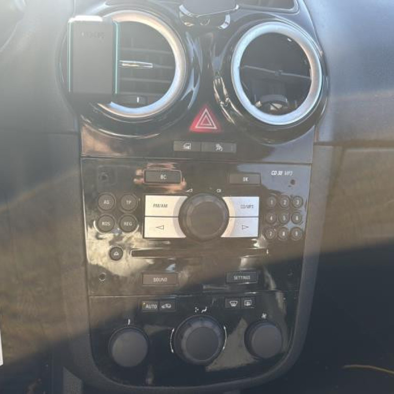 Moteur OPEL CORSA D Photo n°19