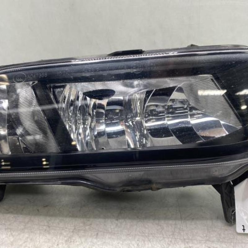 Anti brouillard droit (feux) VOLKSWAGEN POLO 5 Photo n°1