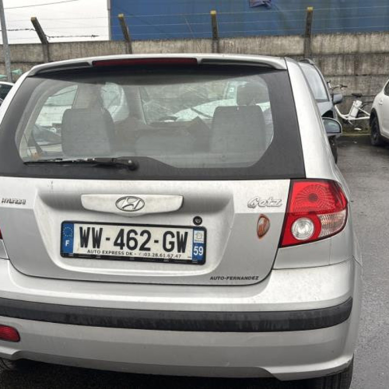 Anti brouillard arriere gauche HYUNDAI GETZ Photo n°9