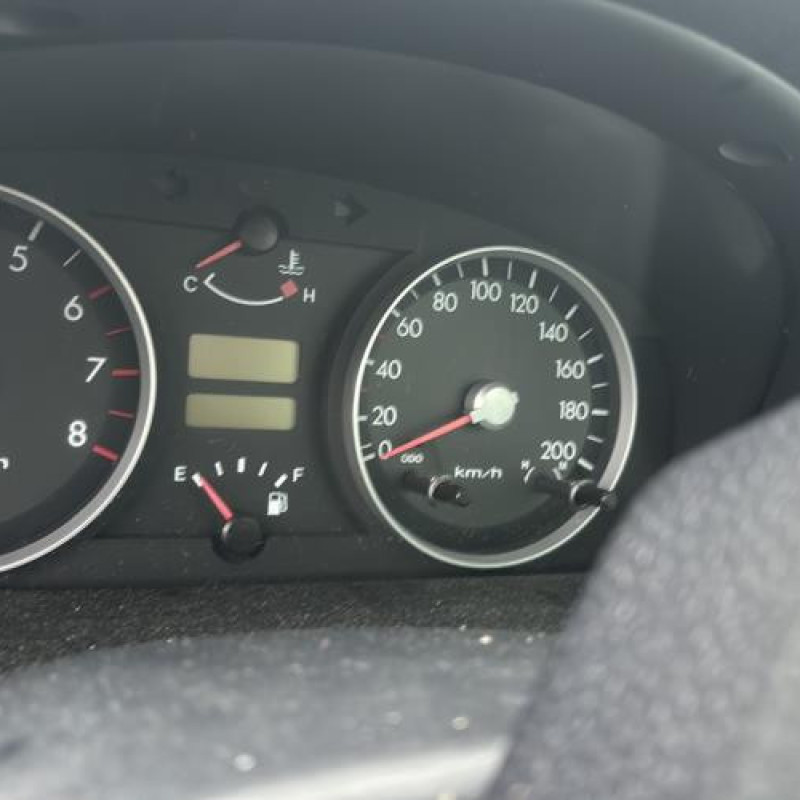 Anti brouillard arriere gauche HYUNDAI GETZ Photo n°19