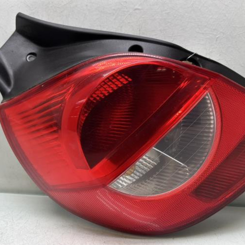 Feu arriere principal gauche (feux) RENAULT CLIO 3 Photo n°1