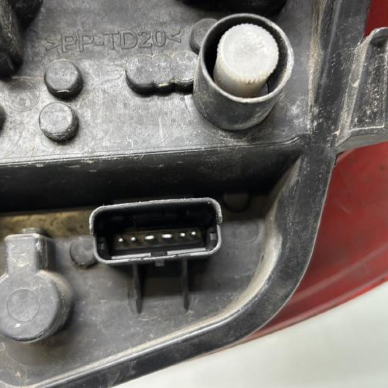 Feu arriere principal gauche (feux) RENAULT CLIO 3 Photo n°3