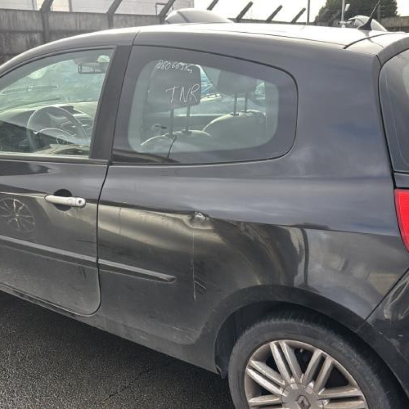 Feu arriere principal gauche (feux) RENAULT CLIO 3 Photo n°11