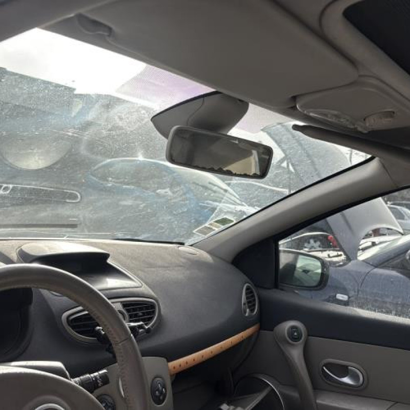 Feu arriere principal gauche (feux) RENAULT CLIO 3 Photo n°17