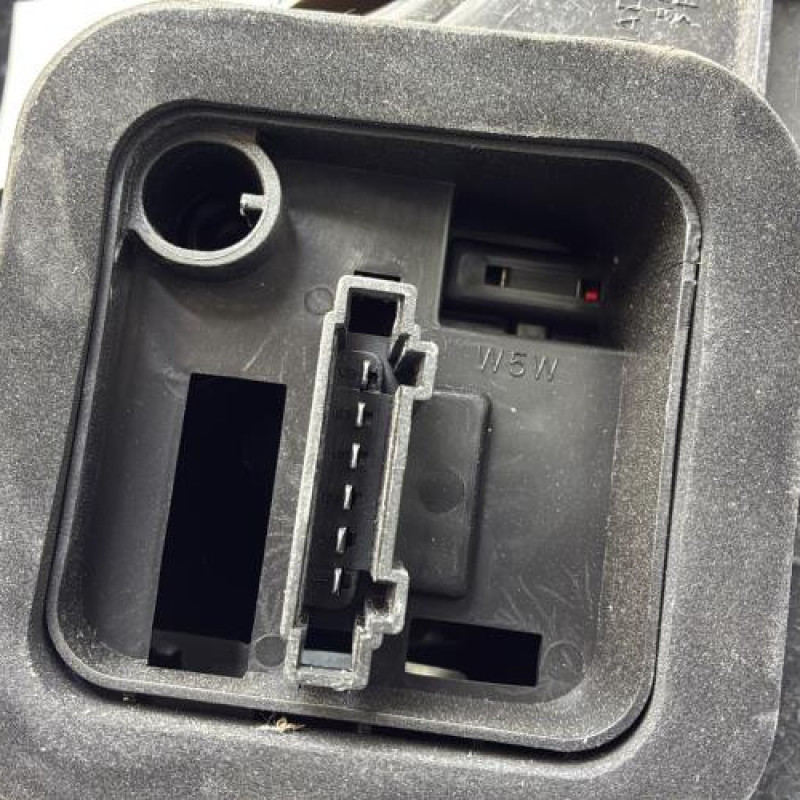 Feu arriere principal gauche (feux) VOLKSWAGEN POLO 5 Photo n°3