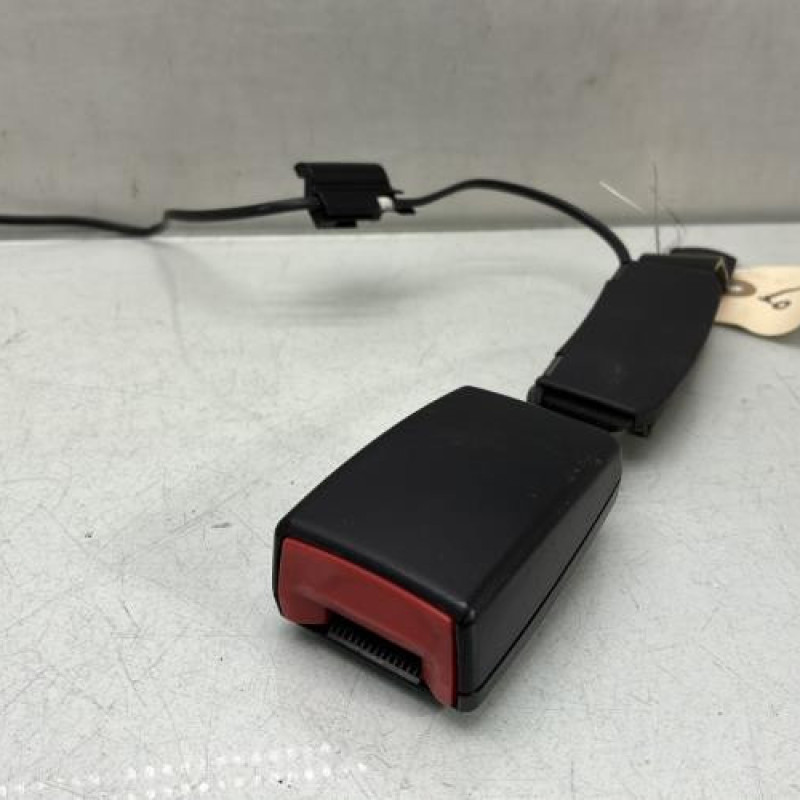 Attache ceinture avant gauche VOLKSWAGEN POLO 5 Photo n°1