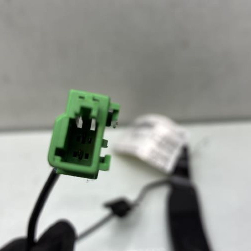 Attache ceinture avant gauche VOLKSWAGEN POLO 5 Photo n°4