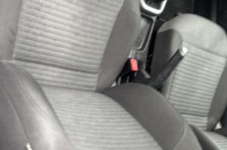 Attache ceinture avant gauche VOLKSWAGEN POLO 5