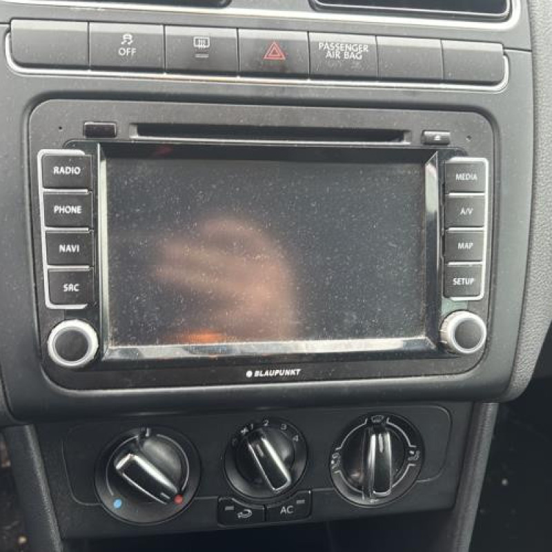 Attache ceinture avant gauche VOLKSWAGEN POLO 5 Photo n°16