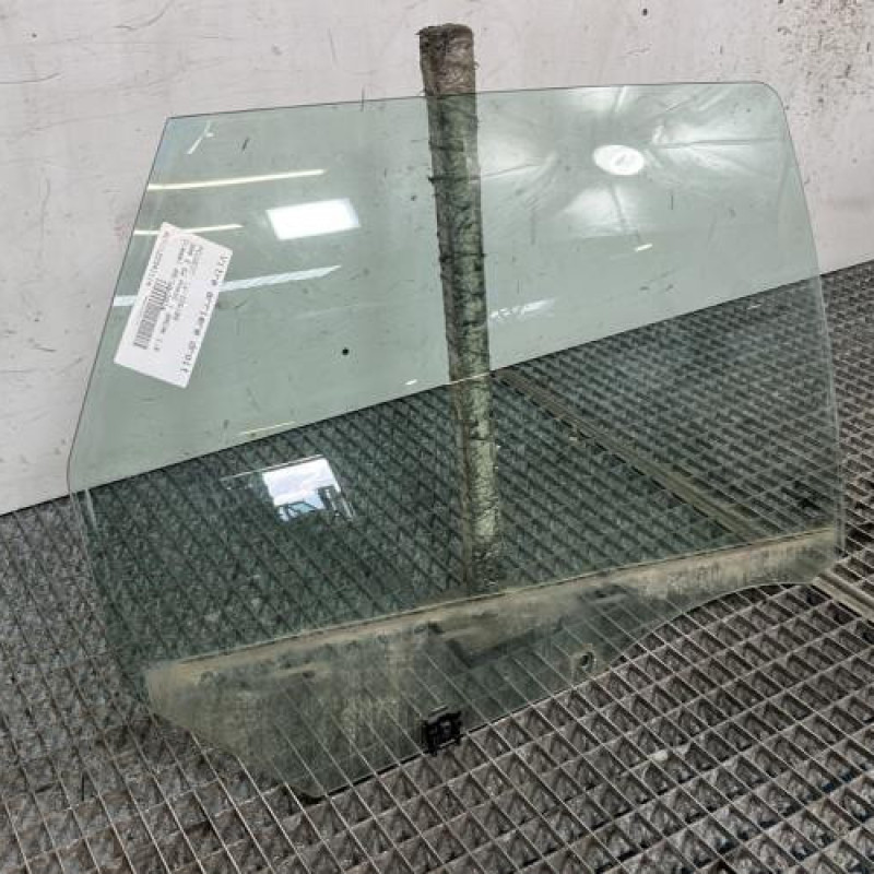 Vitre arriere droit PEUGEOT 308 2 SW Photo n°3