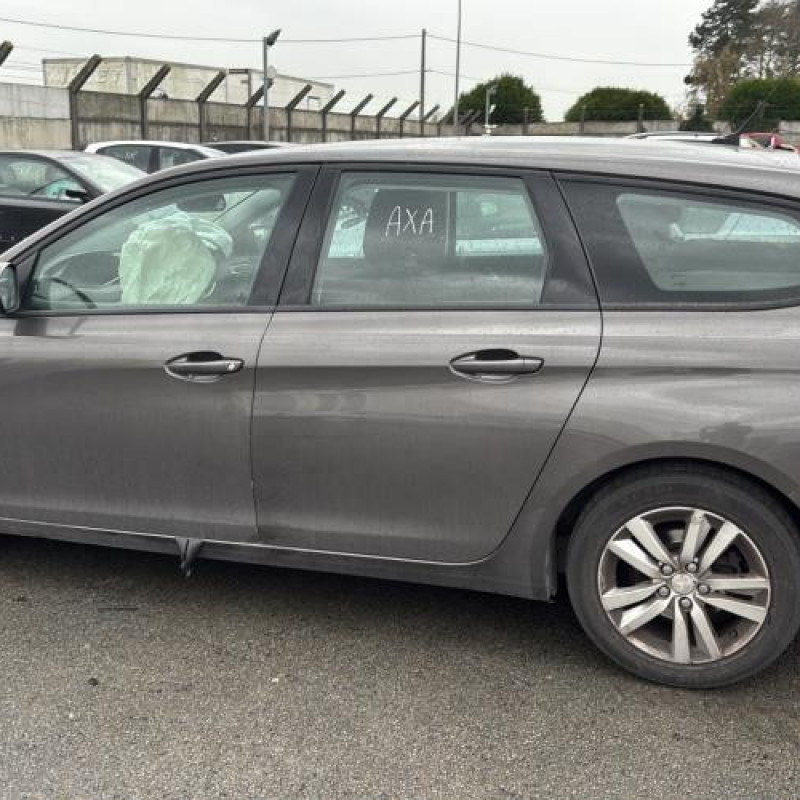 Vitre arriere droit PEUGEOT 308 2 SW Photo n°11